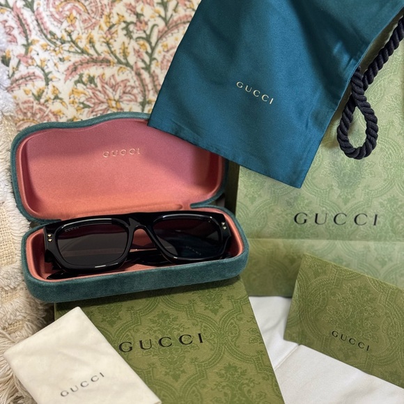 Gucci Black Sunglasses main image 7